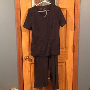 Urbane ultimate medium scrub top and bottoms